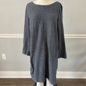 Very comfortable Loft dress size large navy and white striped